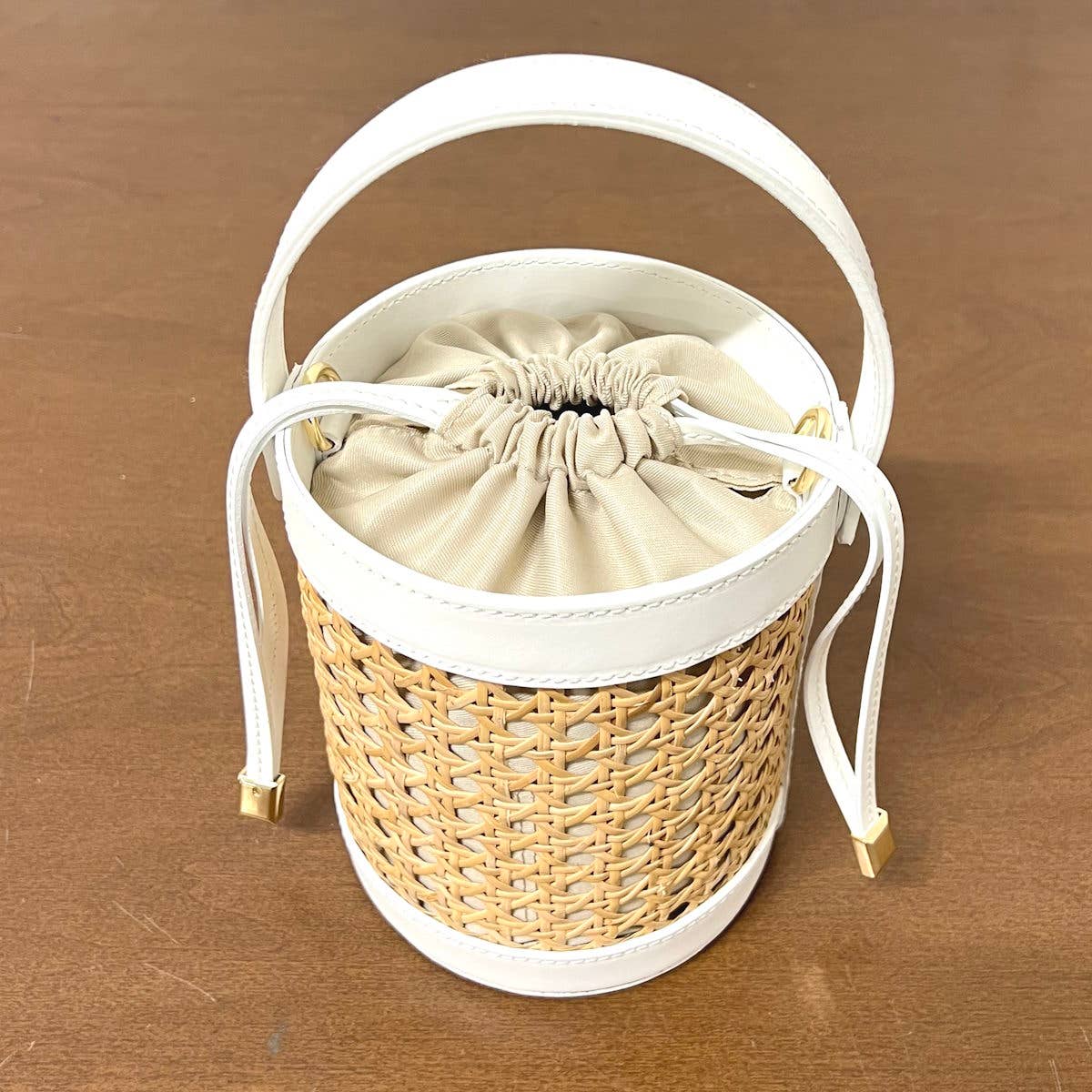 Summer collection leather and vienna straw bucket bag, small size, Made in Italy