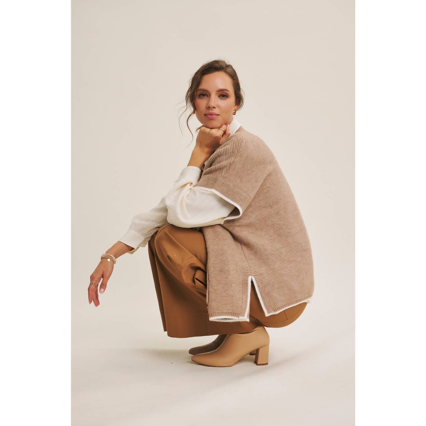 GRACE- Sweater Poncho With Pockets