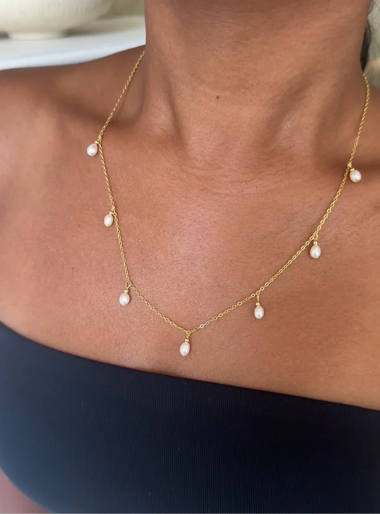 PEARL DANGLE GOLD NECKLACE