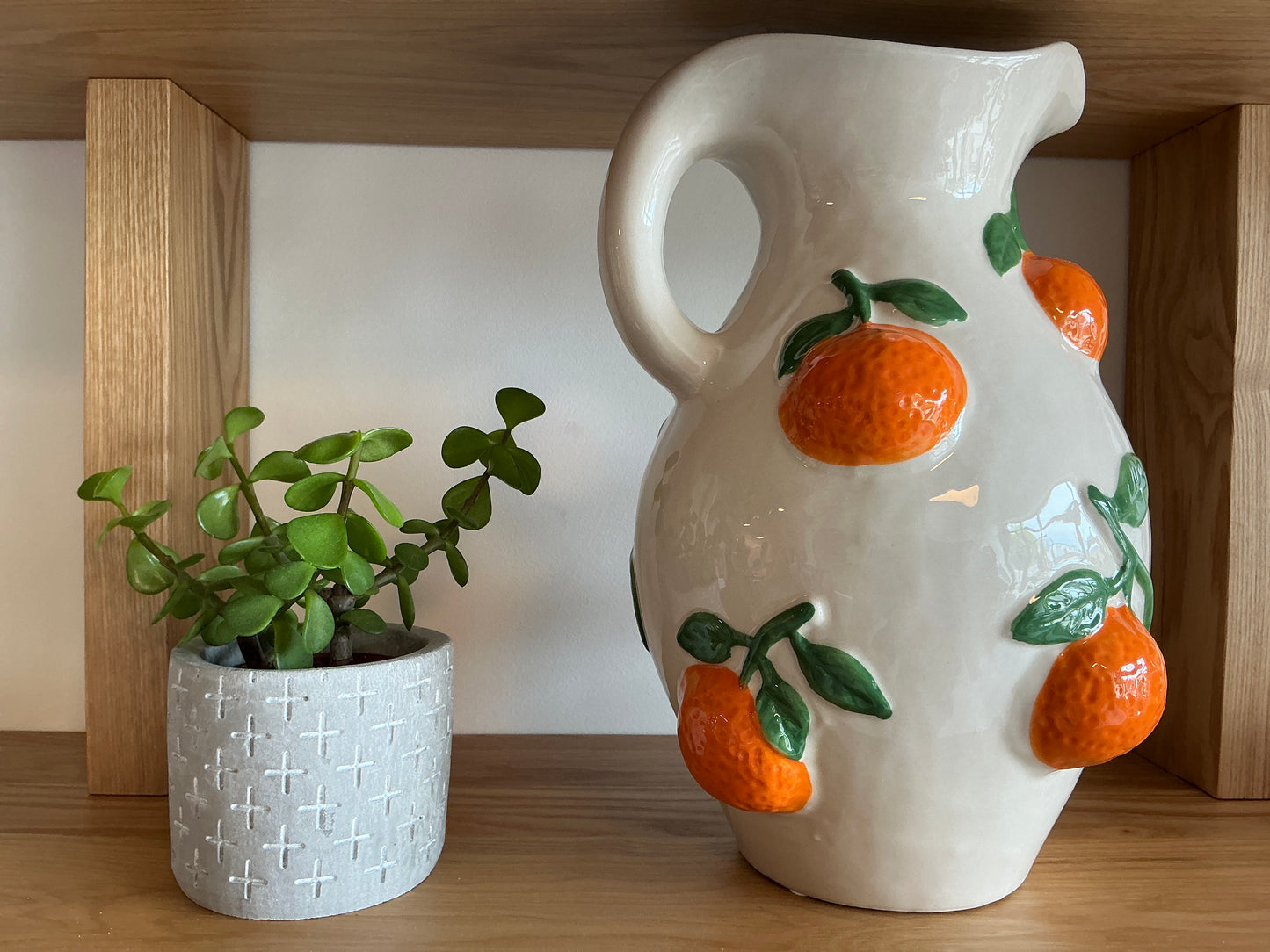 Large fruit vase with handle