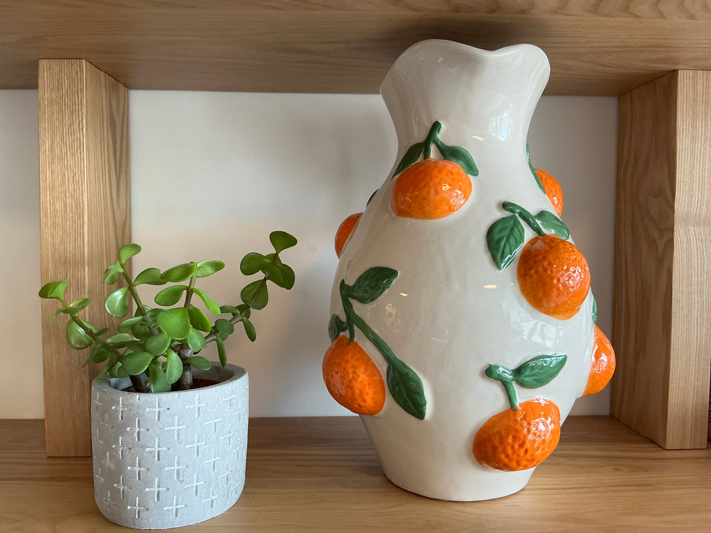 Large fruit vase with handle