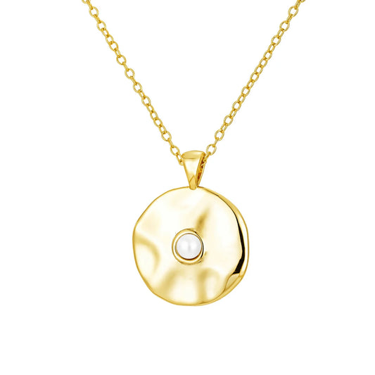 HAMMERED GOLD COIN PEARL PENDANT NECKLACE