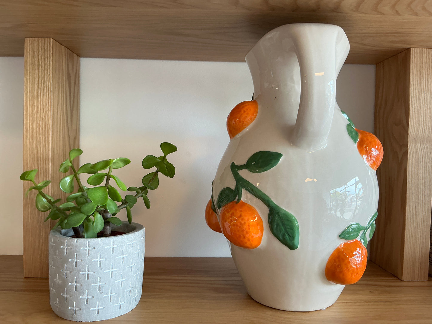 Large fruit vase with handle
