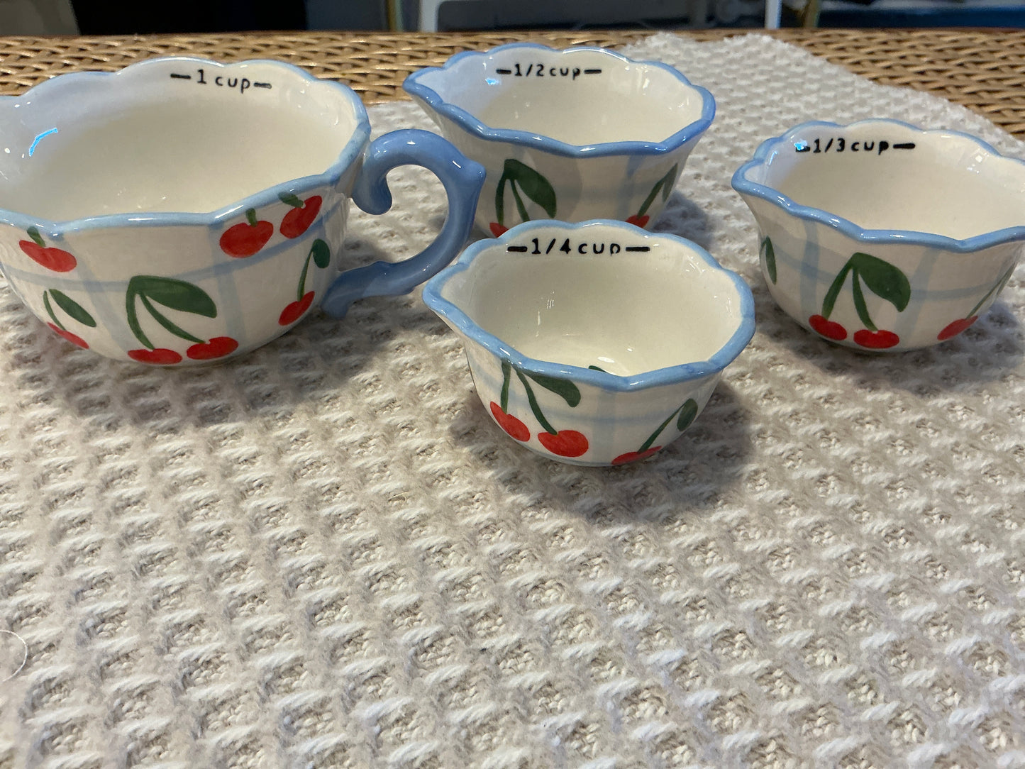 Measuring Cups 4 pc Cherry
