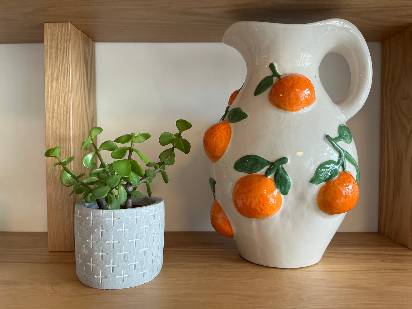Large fruit vase with handle