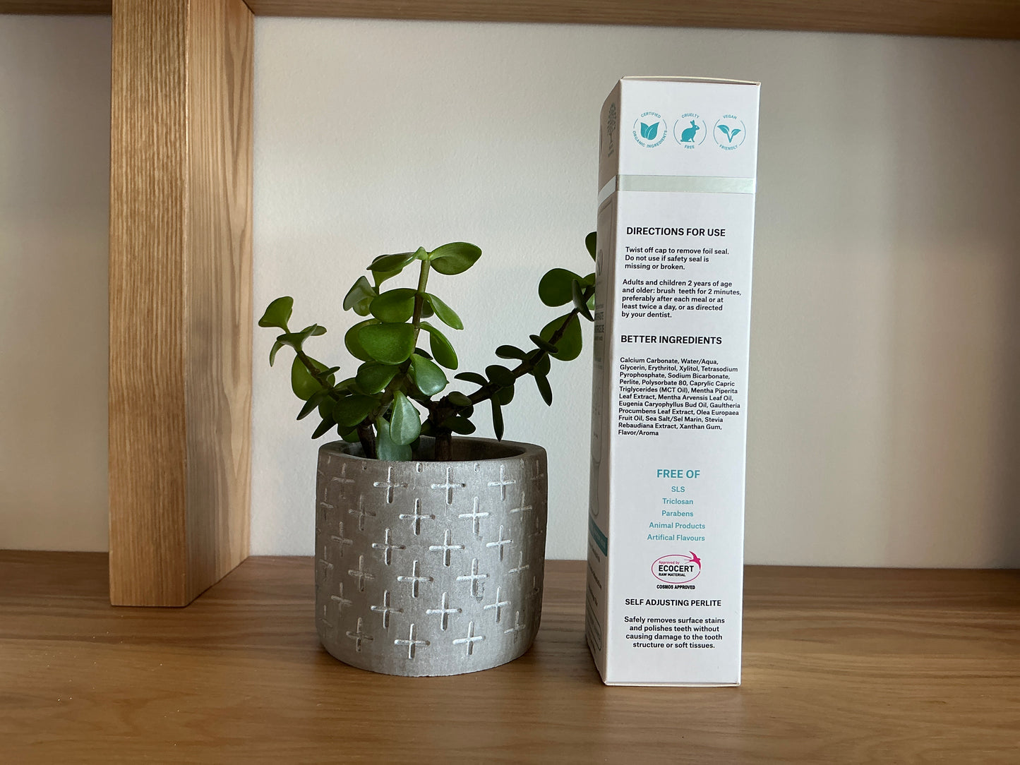 SD Naturals: Advanced Whitening Toothpaste