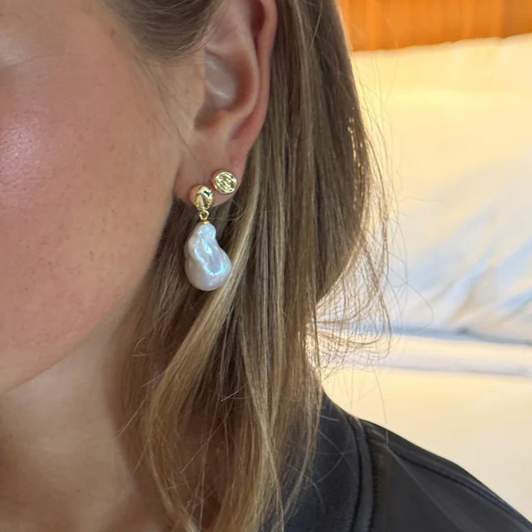 MINI PEBBLE STUD EARRING