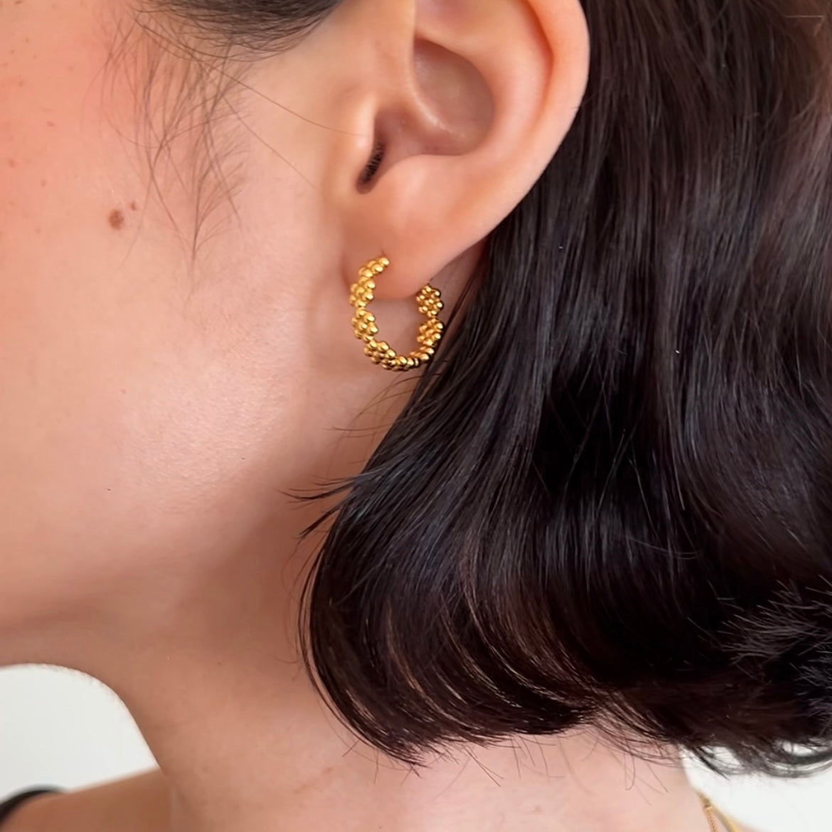 Daisy Gold Hoops
