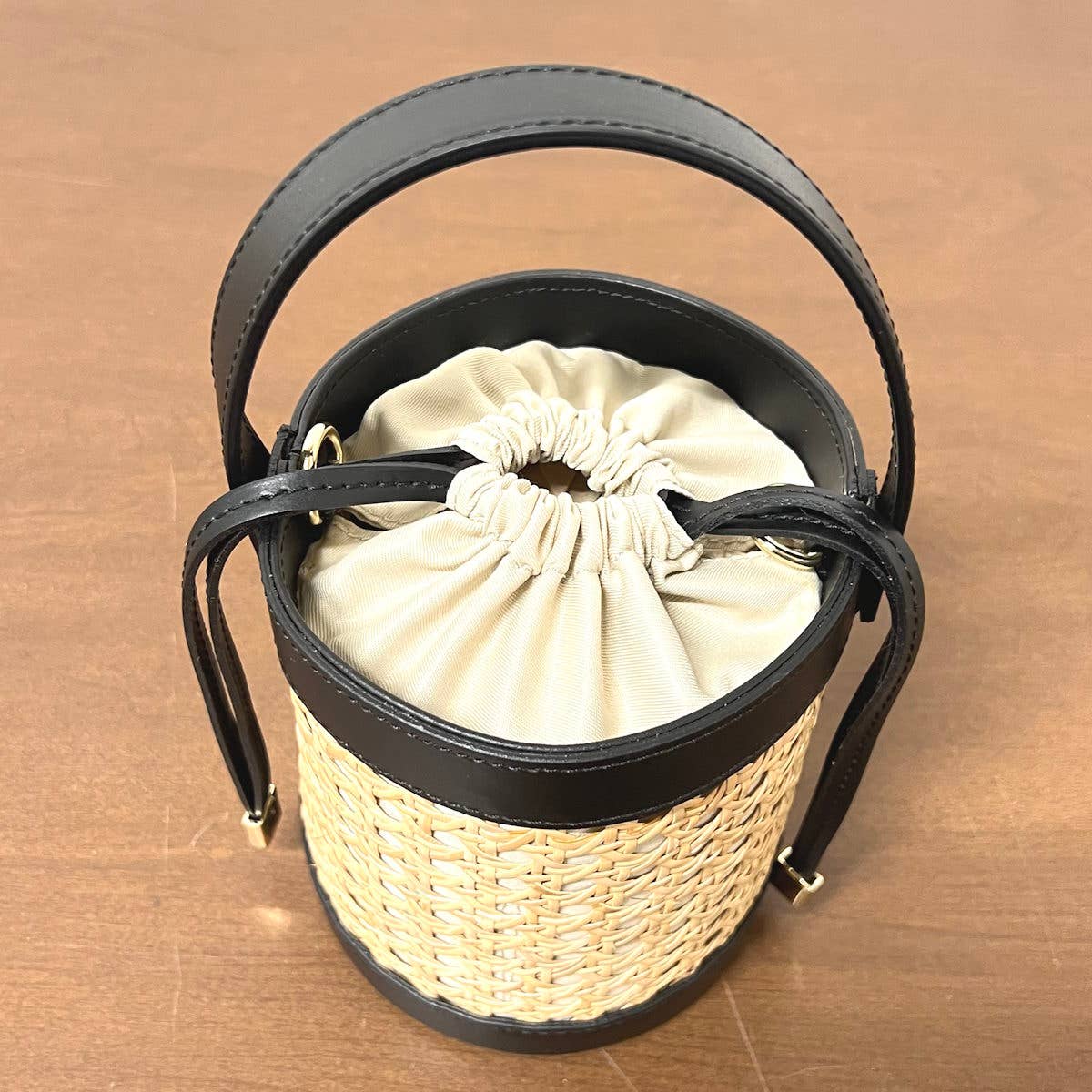 Summer collection leather and vienna straw bucket bag, small size, Made in Italy
