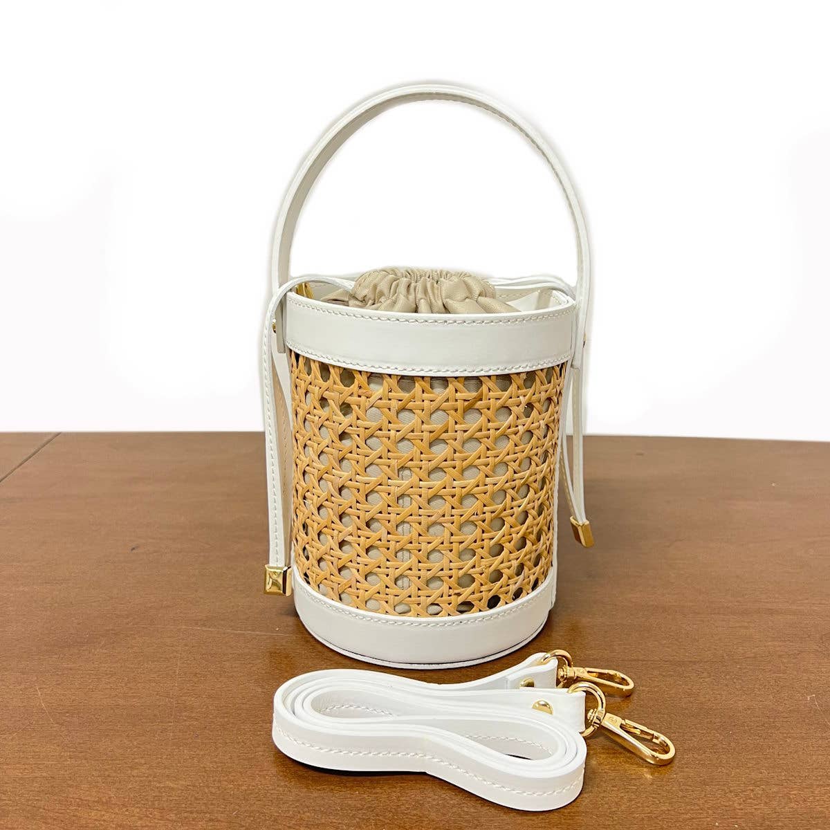 Summer collection leather and vienna straw bucket bag, small size, Made in Italy