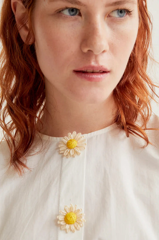 DAISY-100% cotton top with floral buttons