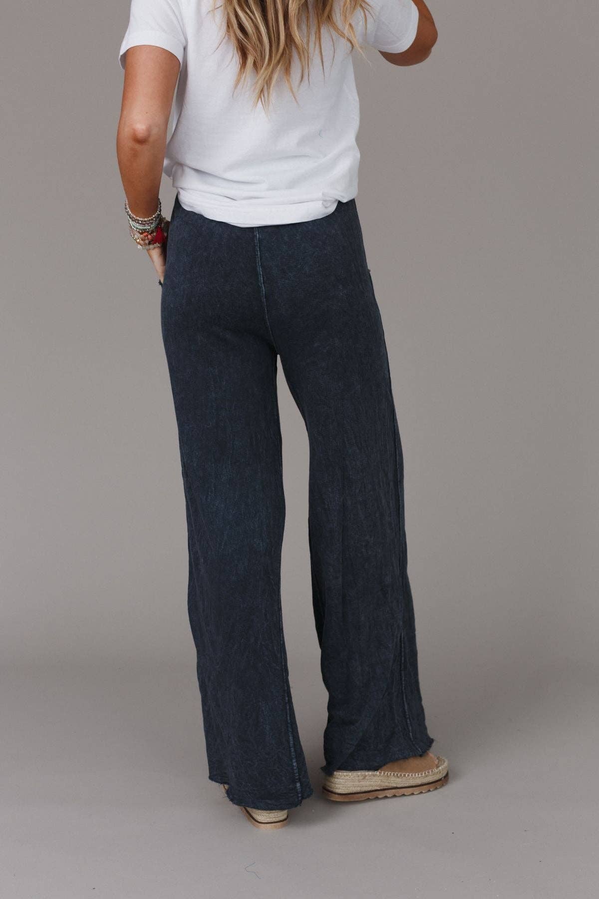 KIM: Wide Leg Pant