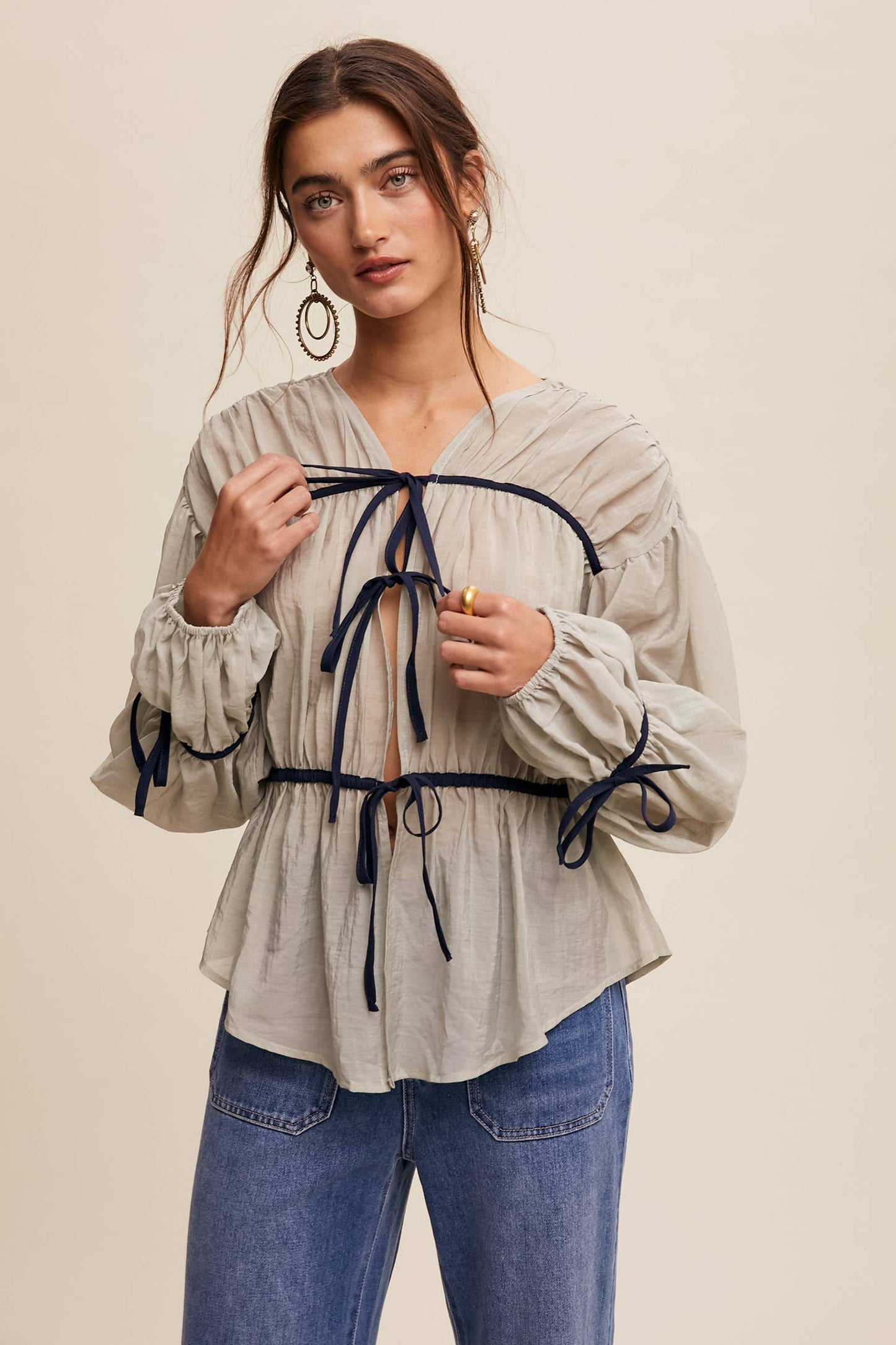 HILLARY:Contrast Trim Ribbon Tie Blouse