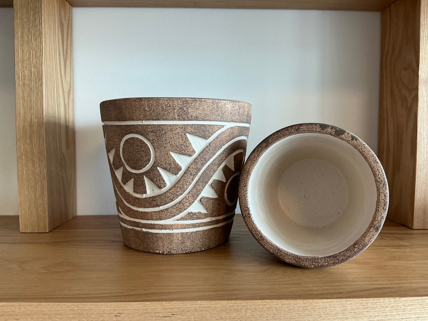 Small Planter Pot: Light with design, set of 2