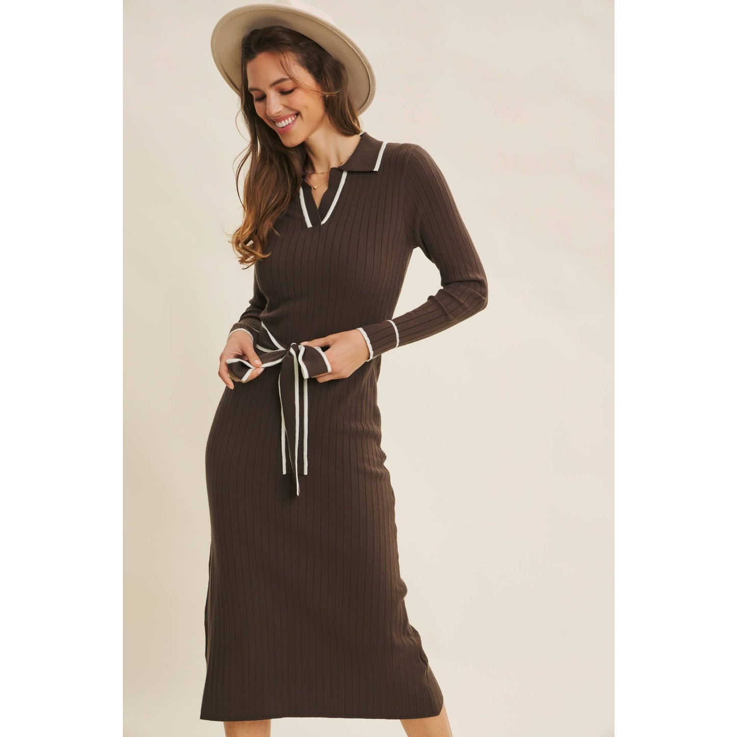 GENEVIEVE: Brown stretch ribbed dress