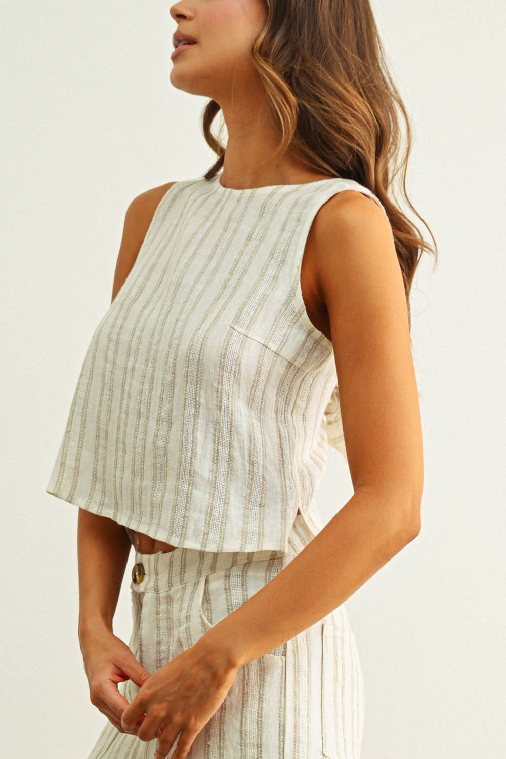ESTELLE- Linen Twisted Back Top