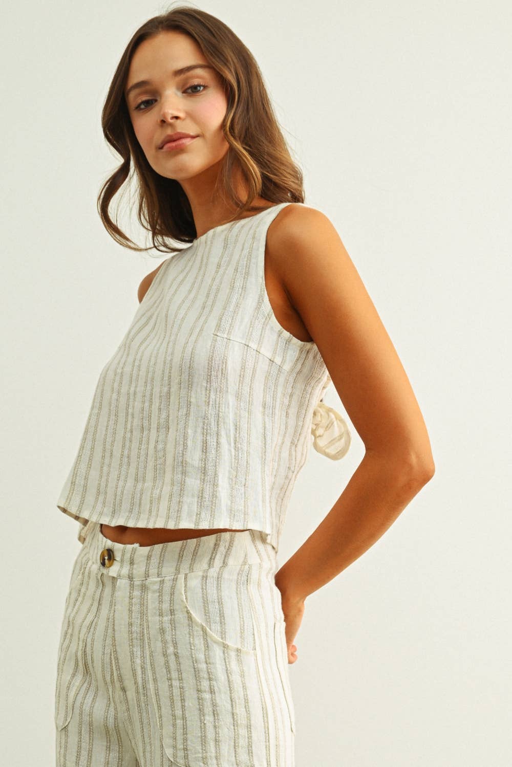 ESTELLE- Linen Twisted Back Top