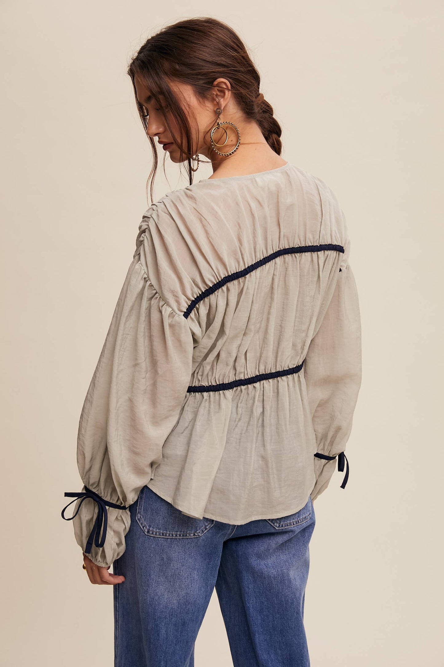 HILLARY:Contrast Trim Ribbon Tie Blouse