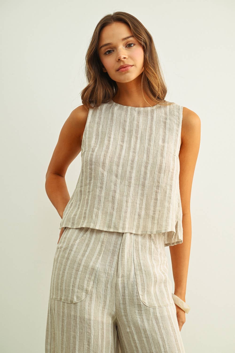 ESTELLE- Linen Twisted Back Top