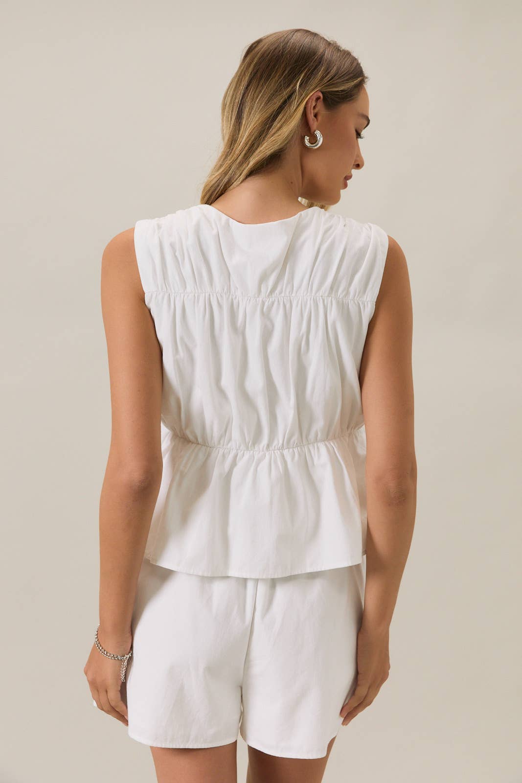 FRONT TIE CINCHED LINEN TOP WITH FRONT TIES AND BEAD TRIM