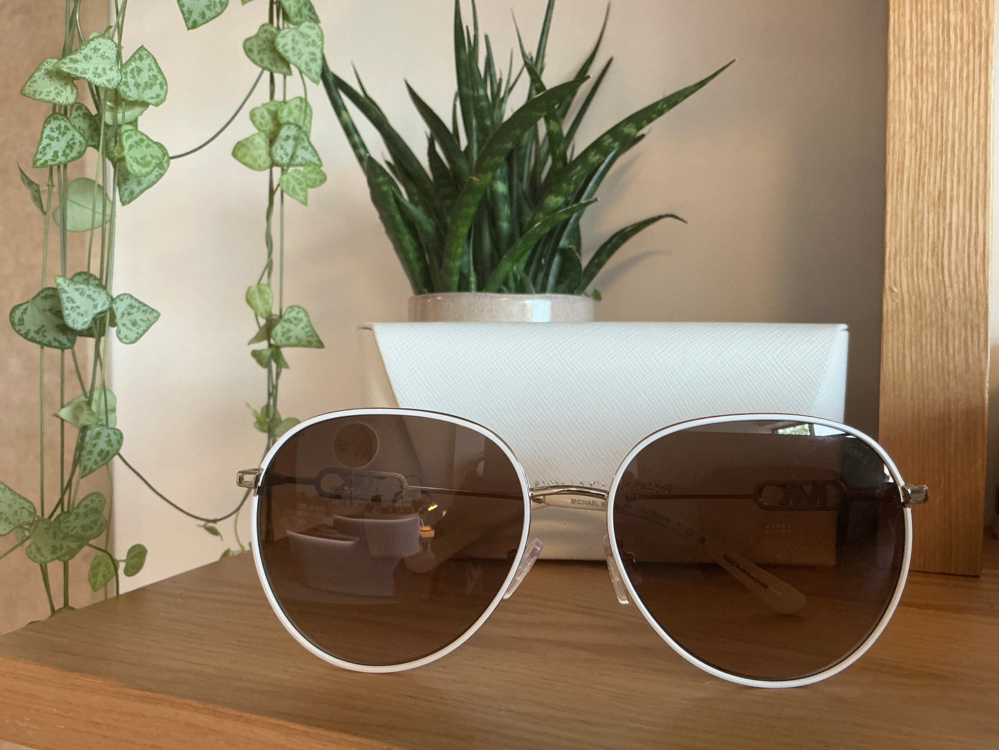 Michael Kors Sunglasses Round/White
