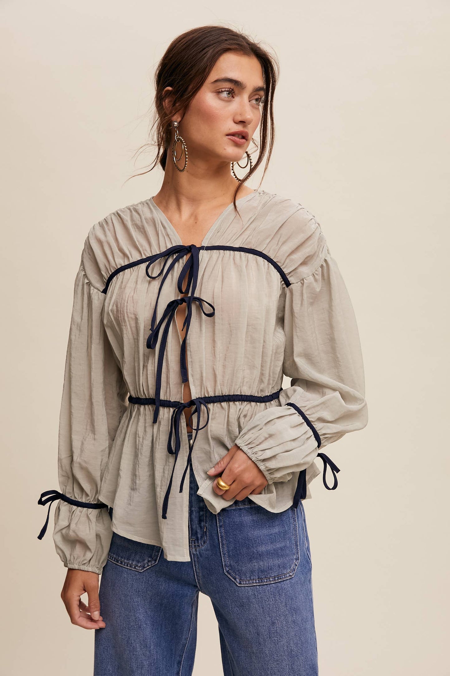 HILLARY:Contrast Trim Ribbon Tie Blouse