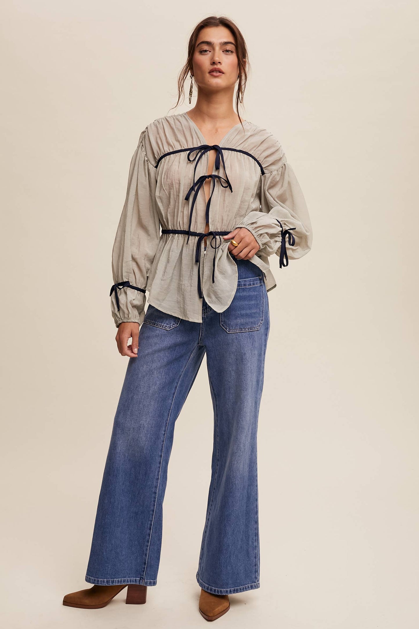 HILLARY:Contrast Trim Ribbon Tie Blouse