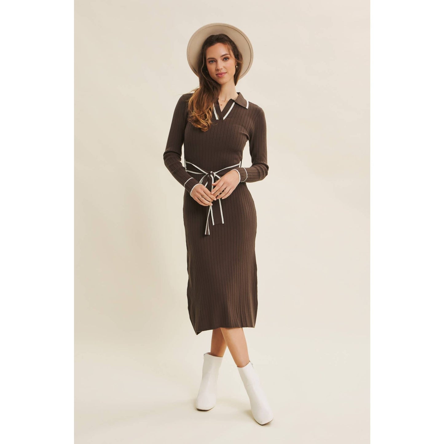 GENEVIEVE: Brown stretch ribbed dress