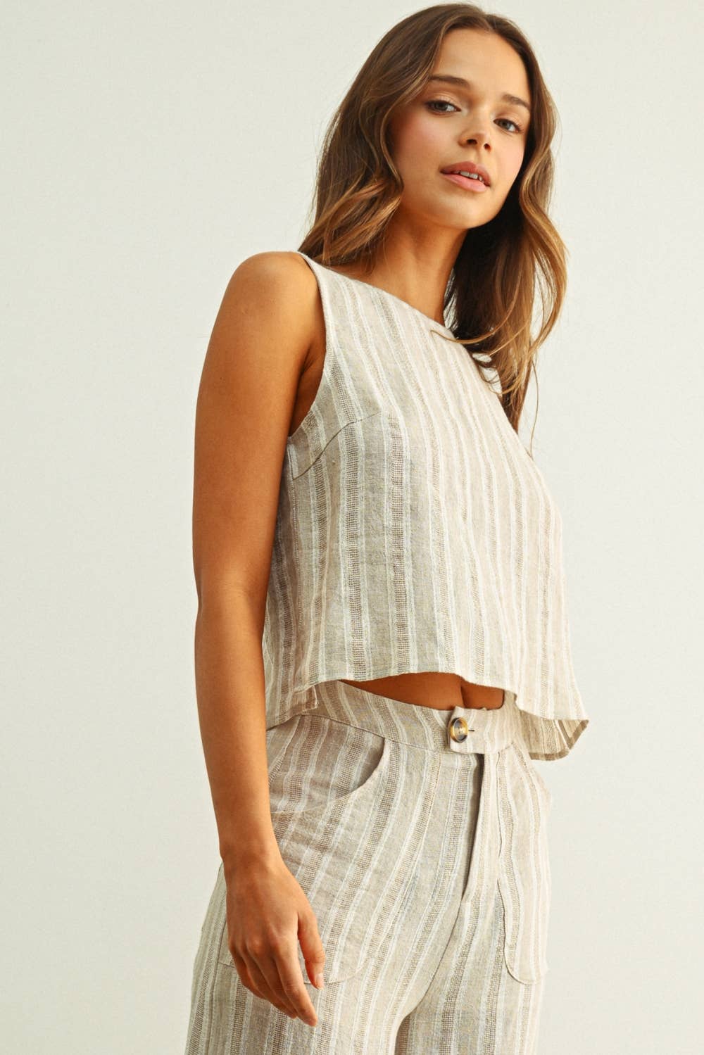 ESTELLE- Linen Twisted Back Top