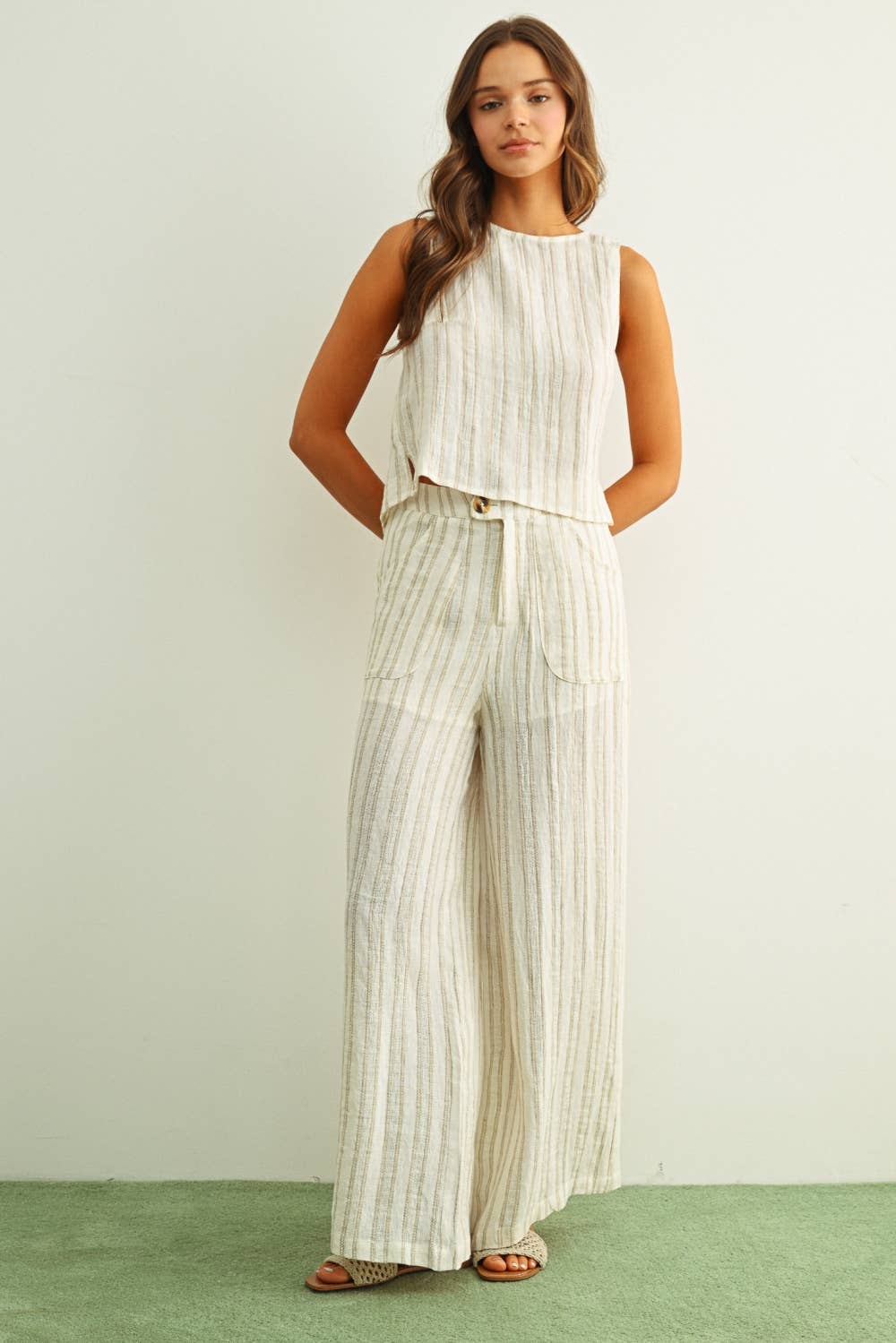 ESTELLE- Linen Twisted Back Top