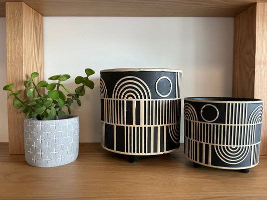 Planter Pots: Dark with design set of 2