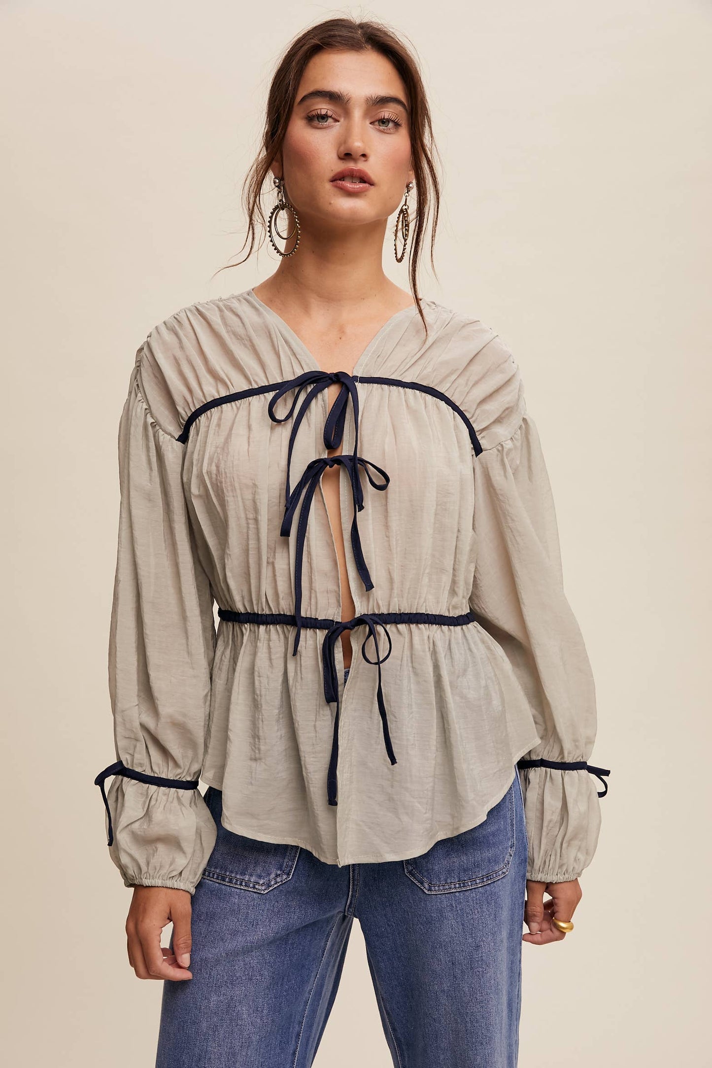 HILLARY:Contrast Trim Ribbon Tie Blouse