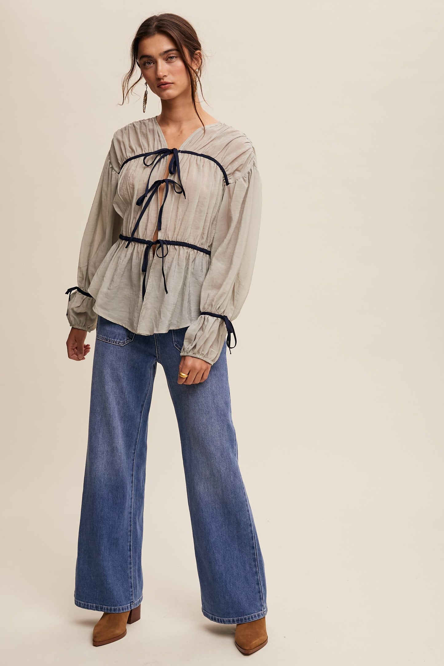 HILLARY:Contrast Trim Ribbon Tie Blouse