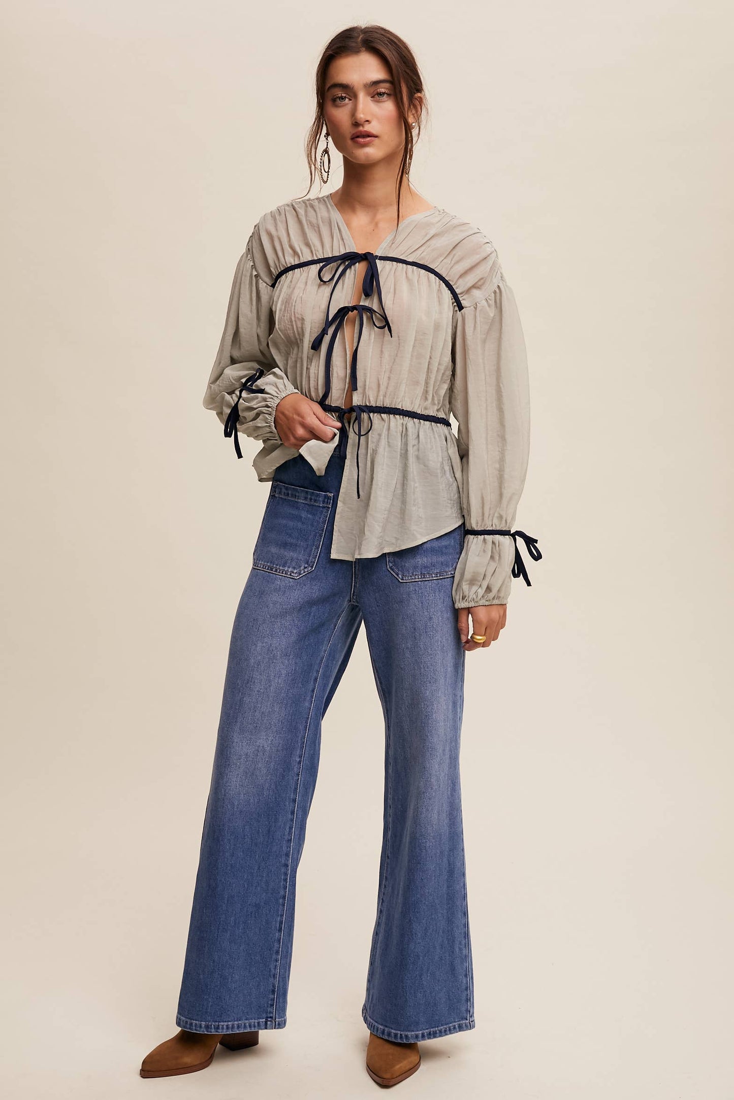 HILLARY:Contrast Trim Ribbon Tie Blouse