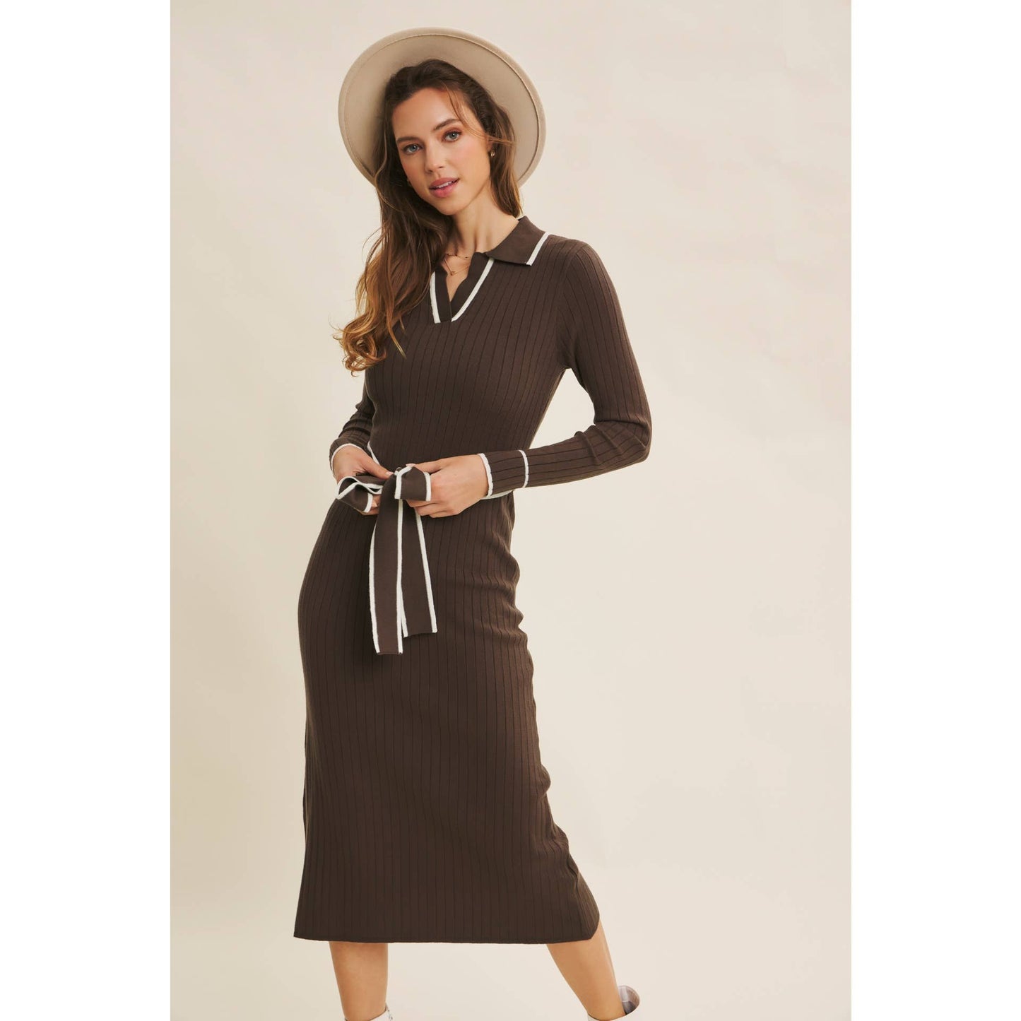 GENEVIEVE: Brown stretch ribbed dress