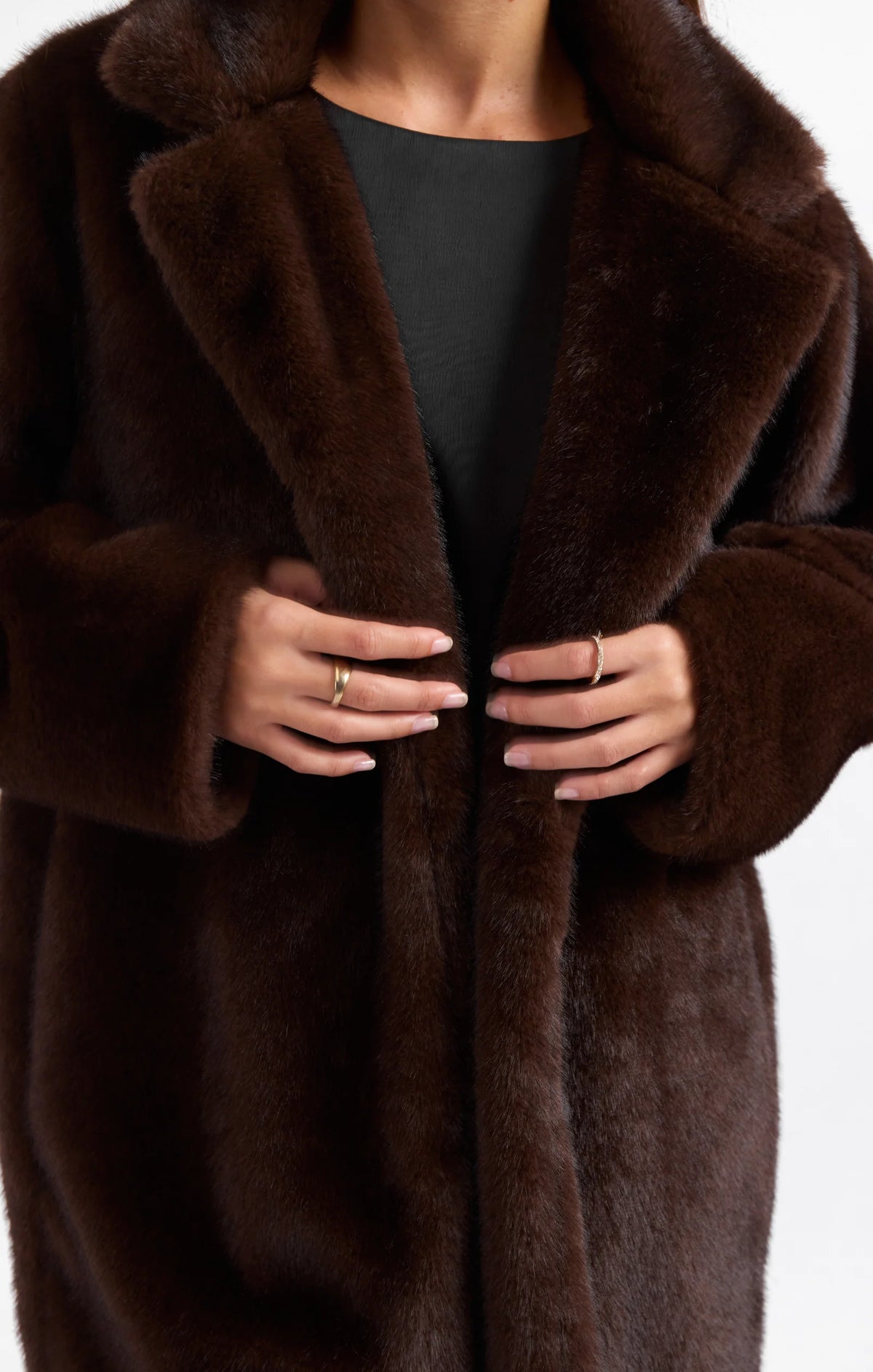 SHYLOH- Fur Coat