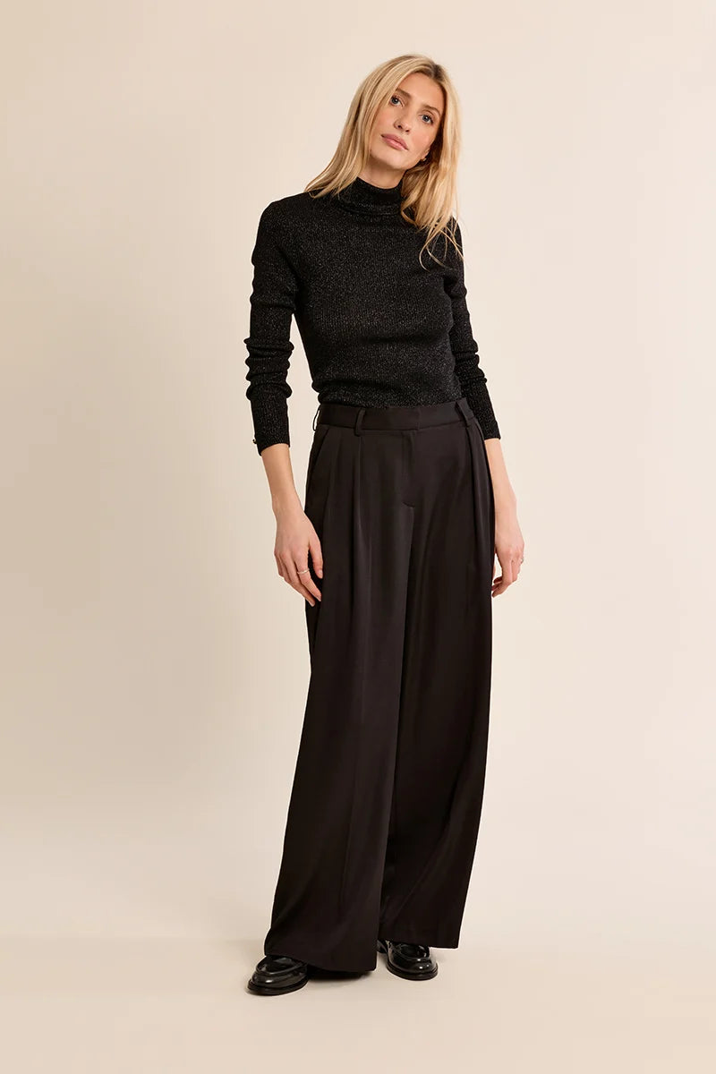WILLA- Straight Pleated Trouser